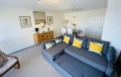 Room for rent in 2 bedroom house in Clifton Wood Main Photo