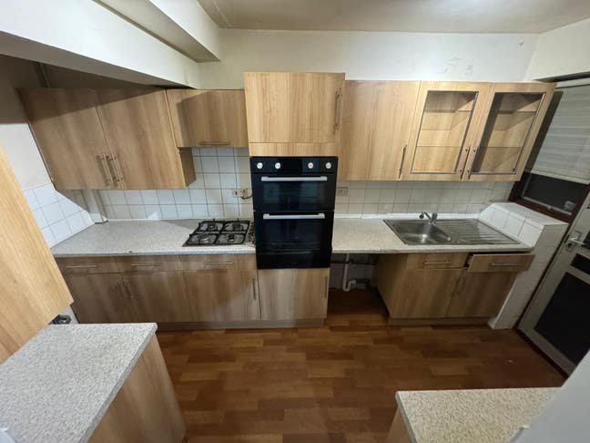 Double Room to Let - Hayes UB3 5HN  Main Photo