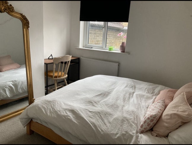 Double room in Victorian maisonette with garden  Main Photo