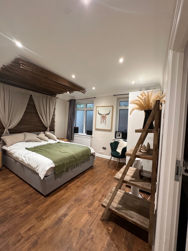 Spacious Double Room near Hyde Park Main Photo