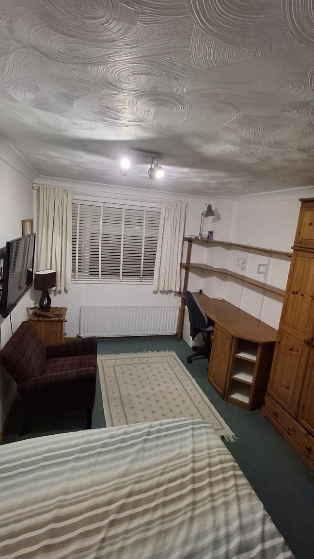 Large double room Bishop's Waltham  Main Photo