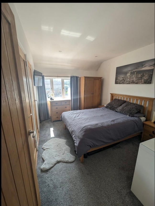 Double room in 3 bedroom house available to rent Main Photo