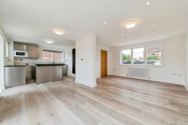 3 Bed Semi Detached House for Rent Queensway, NG34 Main Photo