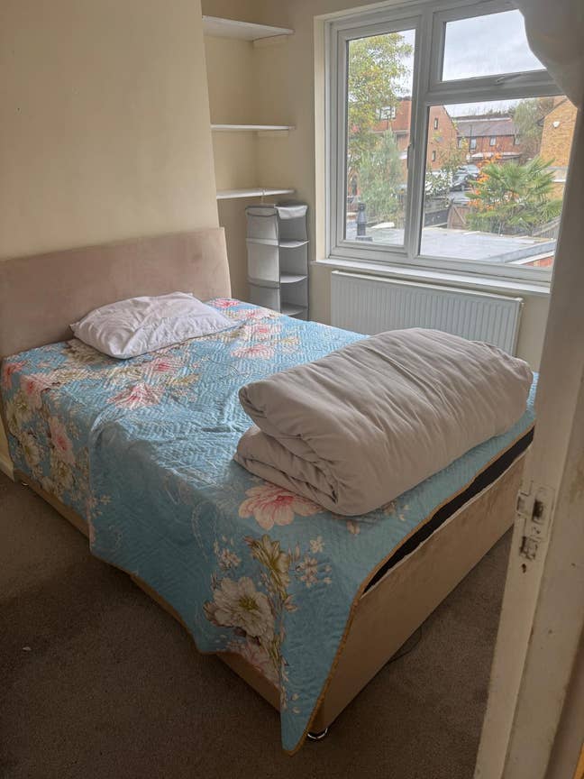 One double bedroom is available in a family house  Main Photo