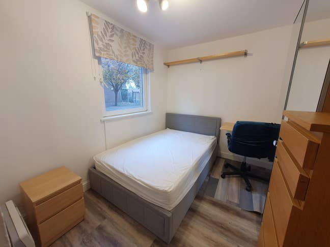 Single Bedroom with Parking , Gym, Pool, Gated Main Photo