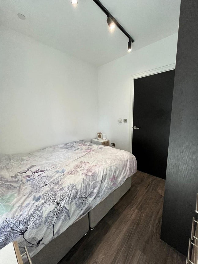 Room in North Acton available  Main Photo