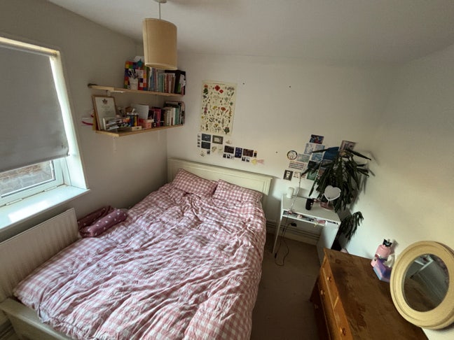 Cute affordable room in Ladbroke Grove  Main Photo