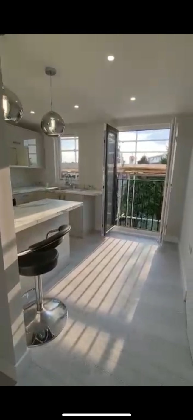 Spacious 1-Bed in New Malden KT3 - Bills included  Main Photo