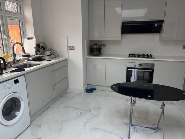 1 Single room for rent  Main Photo