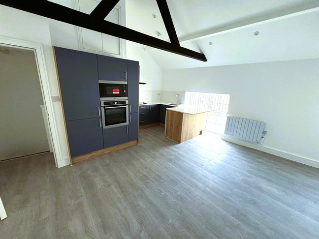 1 Bed Flat Ilford &pound;1695 Pcm Main Photo