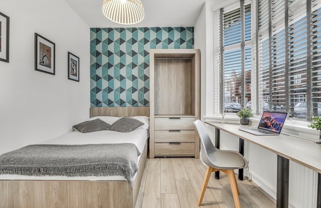 Great Room, No Deposit!  Main Photo