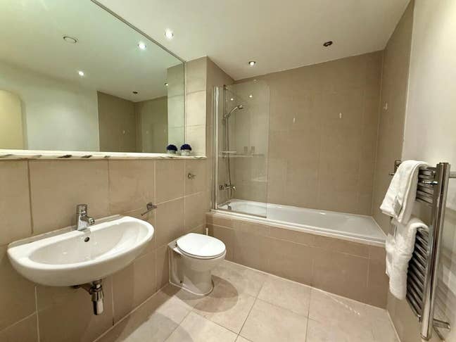 Splendid 2 bed 2 Bath in Manchester City Center Main Photo