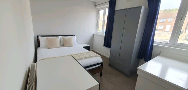 Nurses, Doctors - *Close to QA* - Last room Main Photo