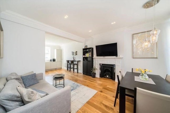 Couples Room with Private Bathroom Main Photo