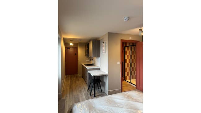 High End Brand New Rooms Available in Carlton Main Photo