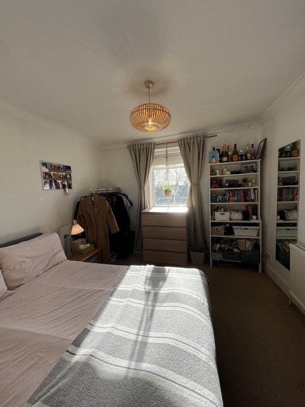 Large Double in 2-bed flat - near Portobello Rd Main Photo