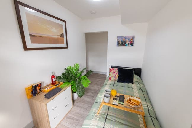 Ashford Town Centre - Discount Available! Main Photo