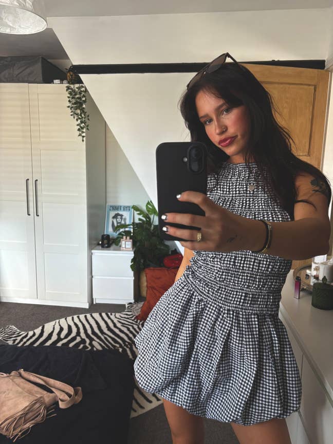 Looking for a house share/ someone to buddy up Main Photo