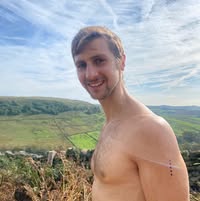 Looking for a quite place to sleep Main Photo