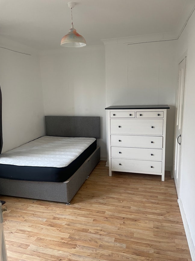 Bedroom to rent in Shettleston  Main Photo