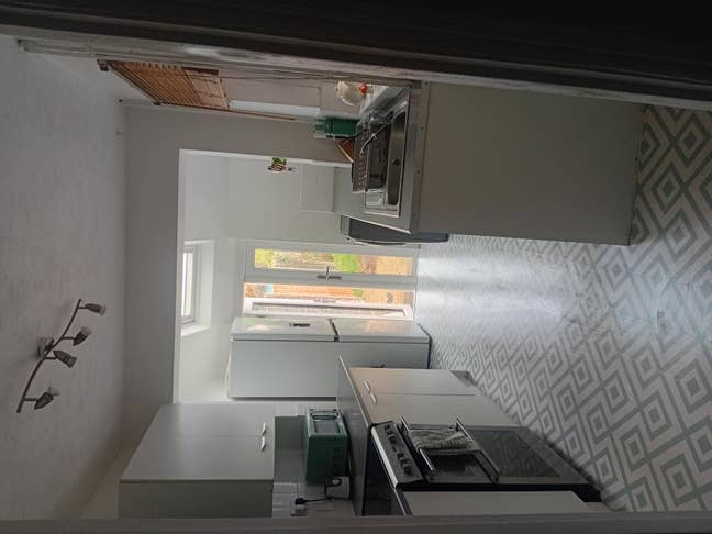 Spacious Double Room with Private Bathroom/En-Suit Main Photo