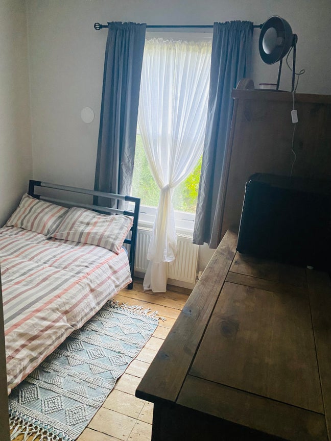 Double room for a single professional person  Main Photo