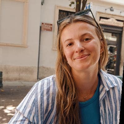 Room needed by professional couple Main Photo