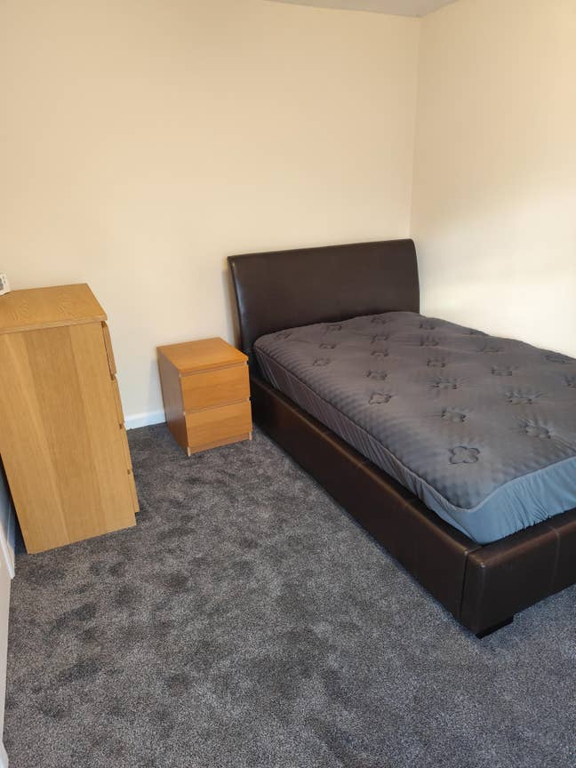 Nice double room to rent Main Photo