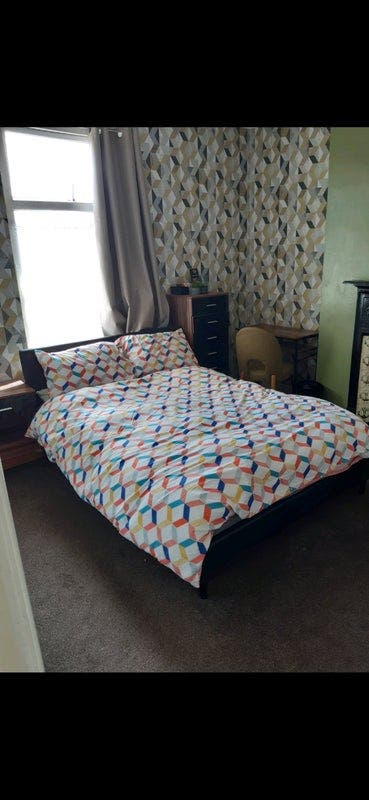 New to market large modern room parking Main Photo