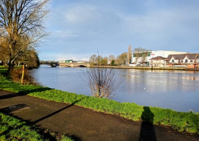 River View Room - close to hospital  Main Photo