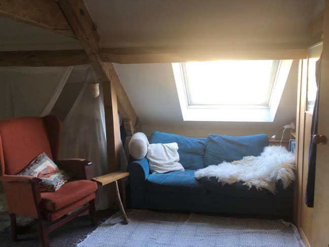 Large, bright room in quiet, pretty surroundings. Main Photo