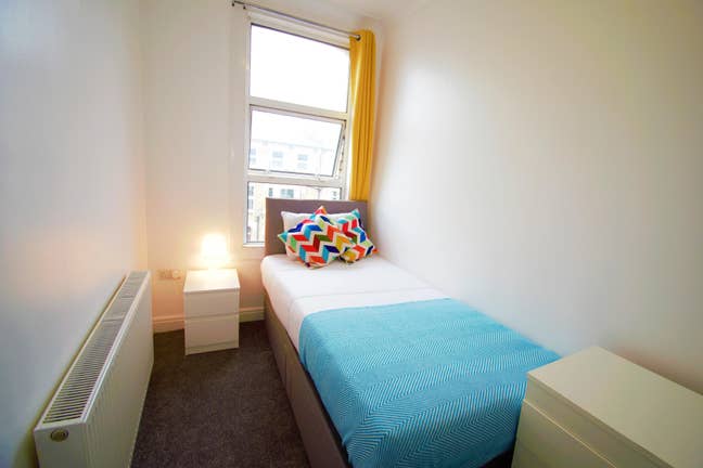 Fast London Commute –  Bills Included Main Photo