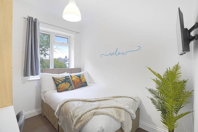 Acton 121 - Beautiful Home & Garden Main Photo