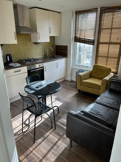 Big  2 bed flat near Tower  bridge available now ! Main Photo