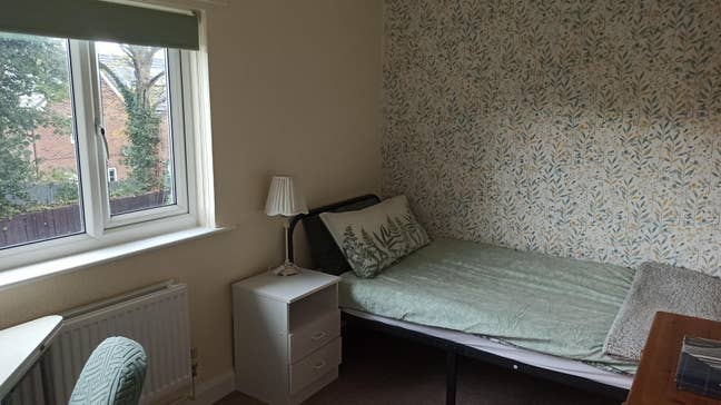 Quiet, cosy single room. Main Photo