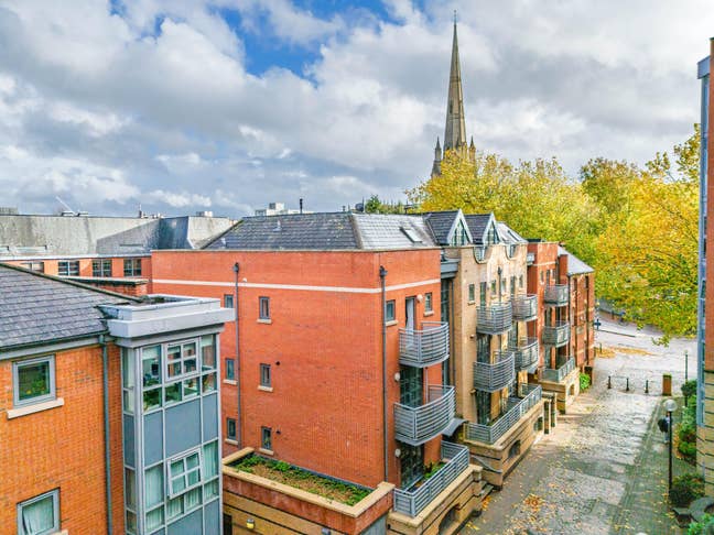 Modern 2-Bed Flat – Redcliff Backs BS1 (Balcony) Main Photo