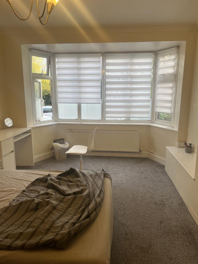 Room to rent less than 2 min from Sutton station  Main Photo