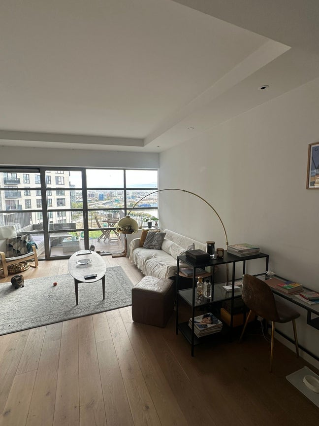 Looking for a flat mate in Canning Town  Main Photo