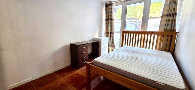 In need of Lovely Flatmates! Flat in Regent’s park Main Photo