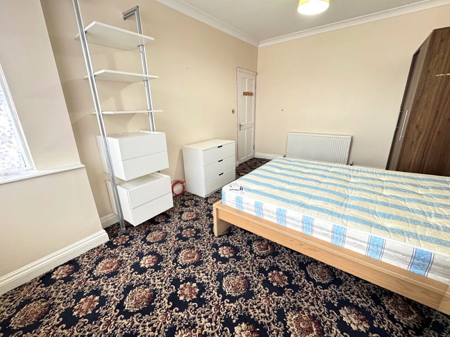 Double Room to Rent in Wood Green N22 Main Photo