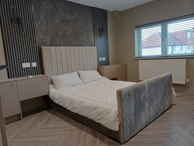 ✨ Sleek, Modern & Fully Self-Contained Studios ✨️ Main Photo