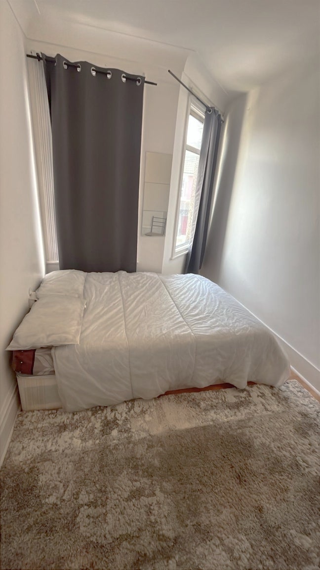 Fully Furnished Double Room in 6-Bed House  Main Photo