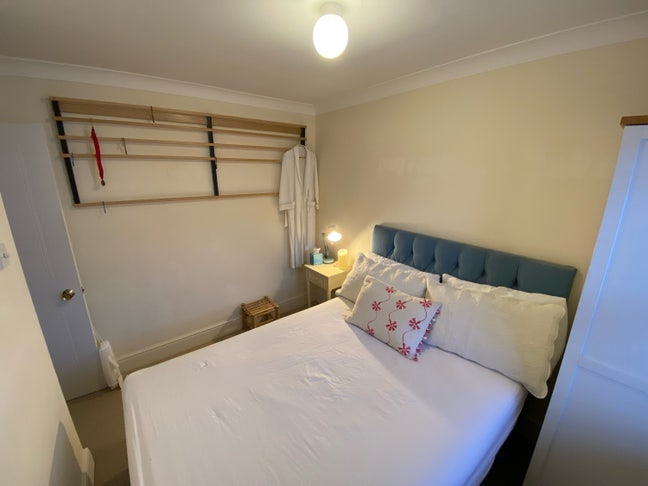 Monday to Friday. Female. Parsons Green Main Photo