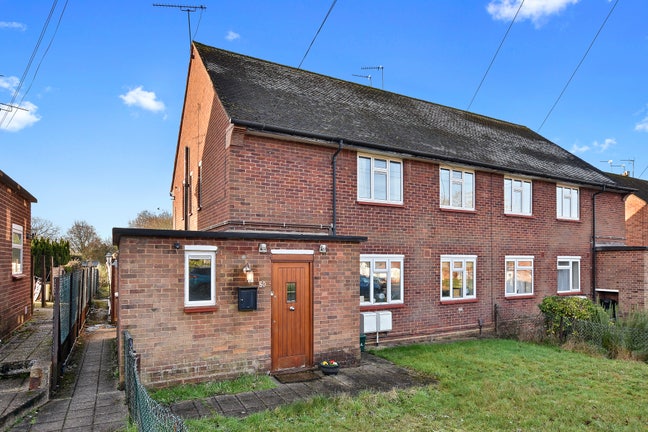 2-Bed Flat + Private Garden Main Photo