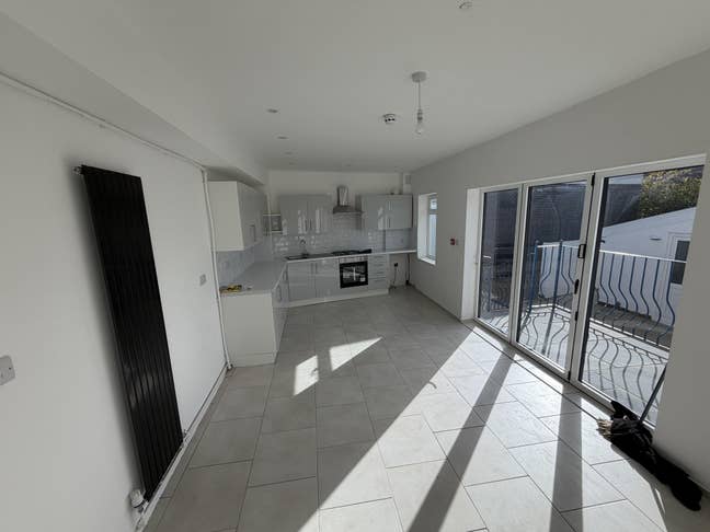 Newly Refurbished  Main Photo