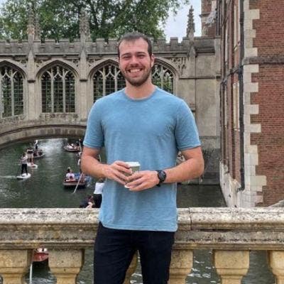 Postdoc Seeking Friendly Home in Cambridge Main Photo