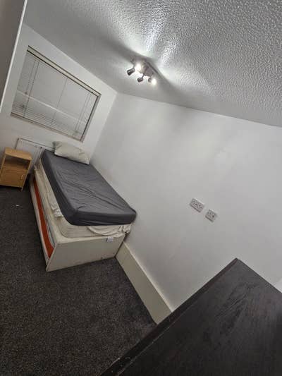 Fully furnished room + small office to rent - OX4 Main Photo