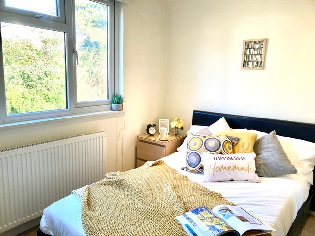 🎇 Light Up Your Life in a Snug Home 🎇 Main Photo