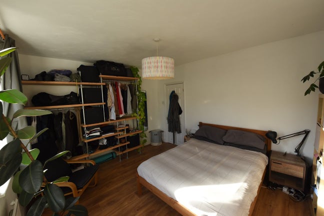 Double Room in Rochester Main Photo