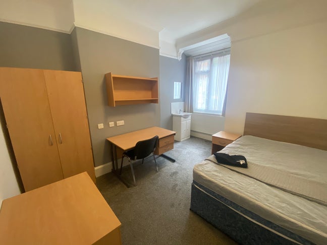 UQ Tenant Replacement on Auckland Avenue Main Photo